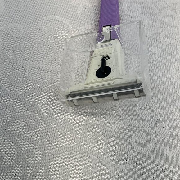 Vintage Gillette Techmatic Adjustable Razor With Purple Handle - Picture 4 of 5